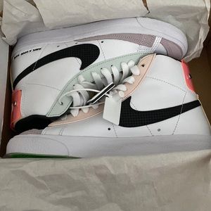 Nike blazers Have a good day size 5 womens